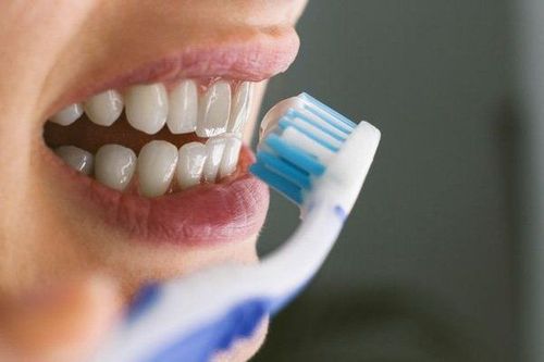 Brushing Teeth Twice a Day Ensures Good Oral Health After Childbirth
