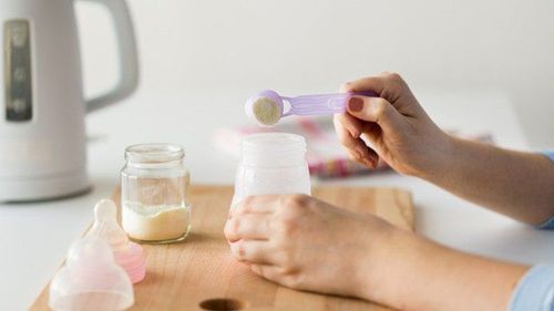 Ensure hygiene during each formula preparation.