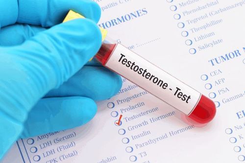 Nồng độ testosterone tự nhiên trong máu sẽ ở mức cao nhất trong thời niên thiếu và đầu tuổi trưởng thành