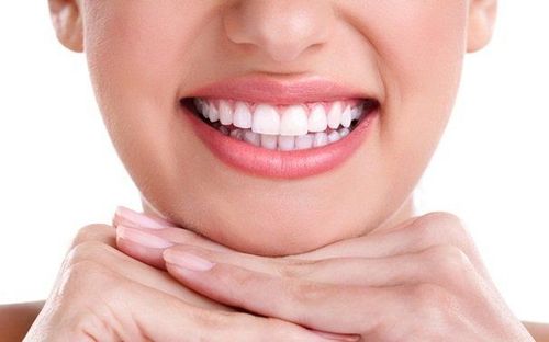 Một hàm răng đẹp sẽ giúp bạn tự tin hơn khi giao tiếp