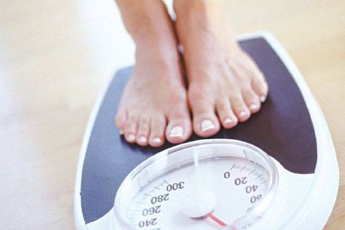 Kiểm soát số lượng calo và cân bằng giữa chế độ ăn với tập thể dục