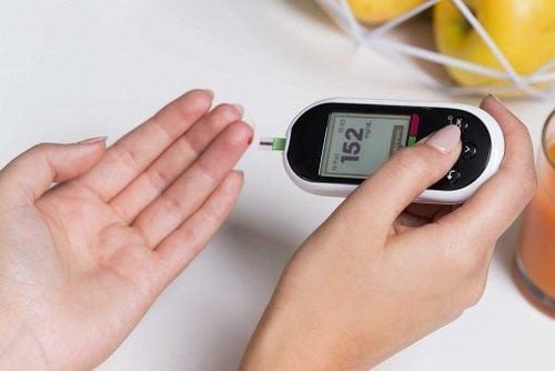 Tự kiểm tra nồng độ đường huyết hàng ngày