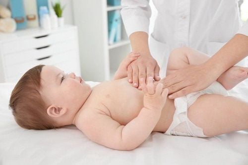 If you notice your newborn's stump has pus with a foul smell—whether it has fallen off or not—parents should take the baby to the hospital for a check-up immediately