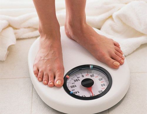 Giảm mức cholesterol trong máu, duy trì cân nặng ở mức phù hợp để phòng bệnh sau nong mạch vành