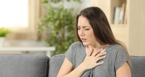 When a woman experiences pulmonary embolism postpartum, she may have difficulty breathing, ranging from mild to severe.