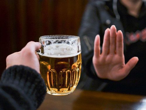 Bệnh nhân giãn phế quản phổi cần lưu ý kiêng bia rượu