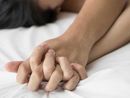 HPV lây qua quan hệ tình dục không có biện pháp bảo vệ