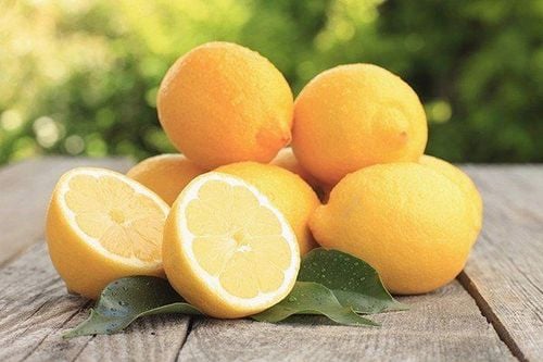 Tỷ lệ hấp thụ vitamin C chỉ còn khoảng 50% nếu một người dùng nhiều hơn 1g vitamin C mỗi ngày