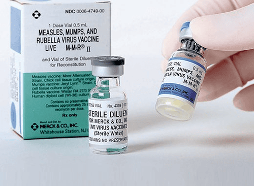 MMR là vắc xin sống giúp tạo miễn dịch cho cả 3 bệnh sởi - quai bị - Rubella