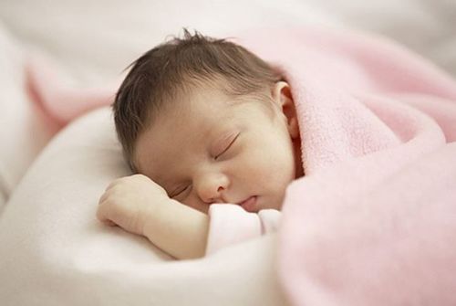 Bạn có thể nhận thấy rằng màu mắt của bạn ấy đang bắt đầu thay đổi ngay thời kỳ này