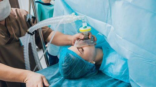
Thực hiện kỹ thuật gây mê nội khí quản, đặt ống nội khí quản bao gồm hai kỹ thuật là đặt nội khí quản đường miệng và đặt nội khí quản đường mũi
