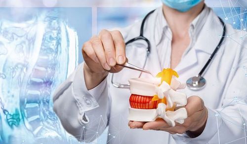 Hầu hết các trường hợp thoát vị đĩa đệm thắt lưng tái phát sau mổ cũng được mổ lại.