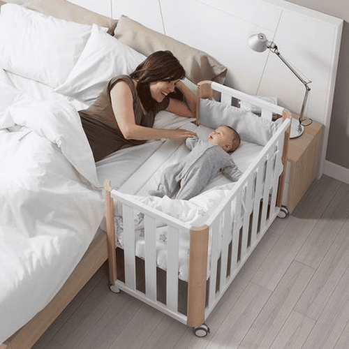 Hầu hết các loại giường cũi có thể thay đổi độ cao bằng cách nâng hoặc hạ giá đỡ nệm