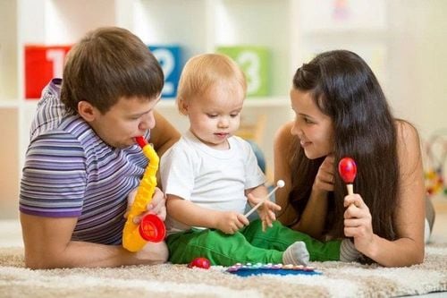Bố mẹ hãy luôn thấu hiểu suy nghĩ của trẻ