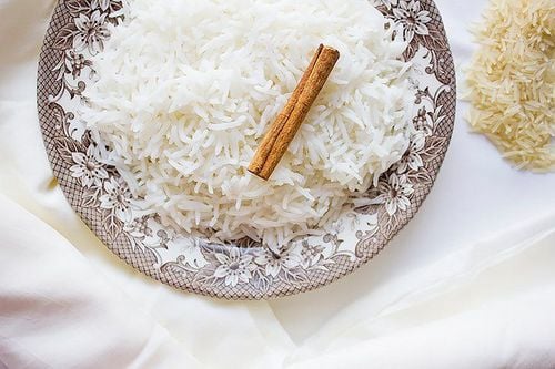 Gạo lứt Basmati có hàm lượng carbs, calo và chất xơ cao hơn gạo trắng