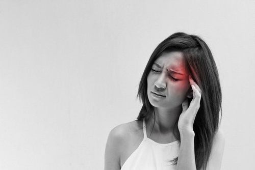 Đau đầu là triệu chứng dễ gặp nhất của sản phụ sau khi gây tê ngoài màng cứng