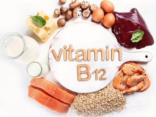 Một số loại thực phẩm giàu vitamin B12 có thể kể đến như cá ngừ, sản phẩm từ sữa, hải sản,...