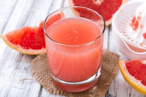 Nếu uống nhiều nước ép bưởi khi đang dùng thuốc Statin giảm Cholesterol máu thì có thể làm tăng nguy cơ tổn thương gan và cơ, cuối cùng dẫn đến suy thận