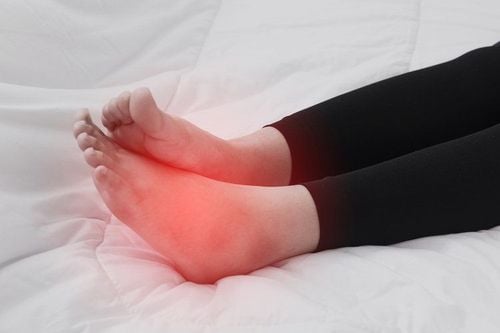 Reasons why your feet feel hot and burning