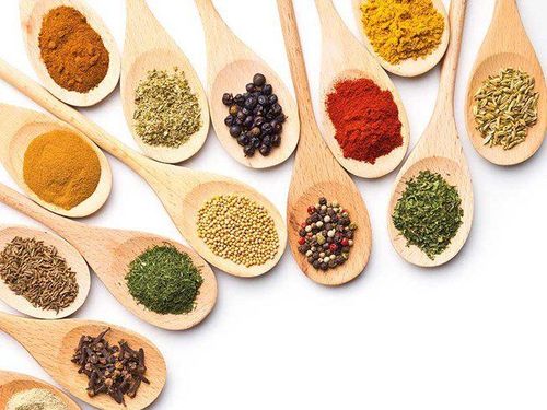 
Most spices, including black pepper, ginger, cinnamon, and chili peppers, can help protect arteries from the risks of blockage.
