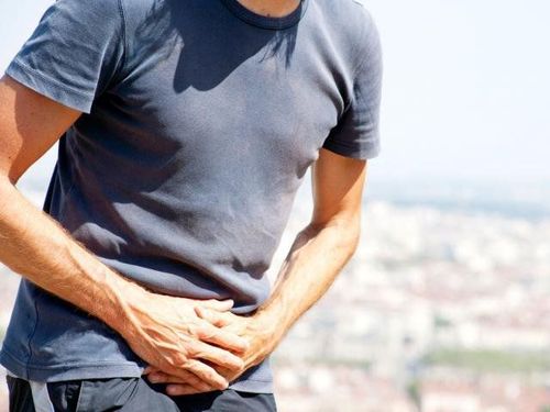 Sau mổ nội soi cắt đốt tuyến tiền liệt vẫn chưa đi tiểu bình thường được có nguy hiểm không?