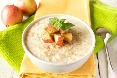 Táo và lúa mạch là nguồn cung cấp chất xơ tốt cho sự phát triển của bé