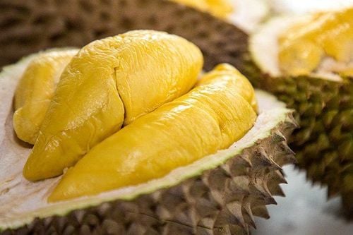 Is it safe for people with diabetes to eat durian?
