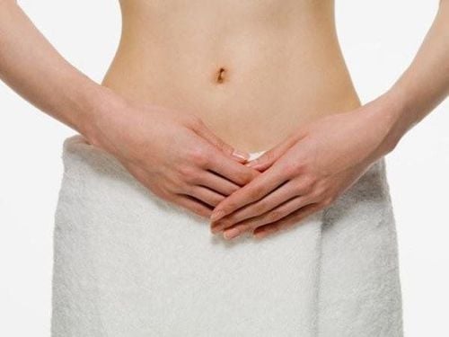 Vệ sinh vùng kín bằng nước muối chỉ nên áp dụng khoảng 2 lần một tuần
