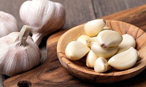 Does eating a lot of garlic cause underarm odor? This is a concern for many people.