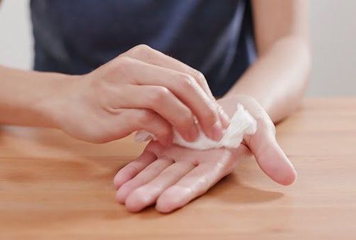 What is the disease of sweating hands and feet? 