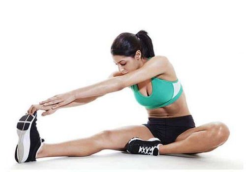 Bài tập ngồi kéo căng làm trầm trọng thêm tình trạng đau thần kinh tọa