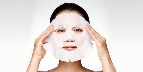 Should I use a face mask after peeling the skin?