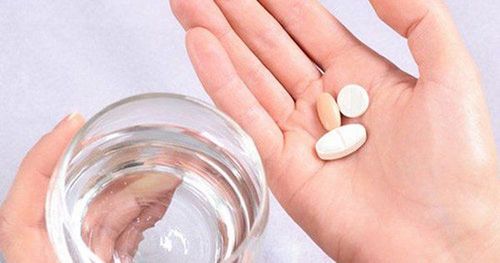 Người bệnh không được tự ý ngừng uống thuốc tiểu đường để tránh các biến chứng