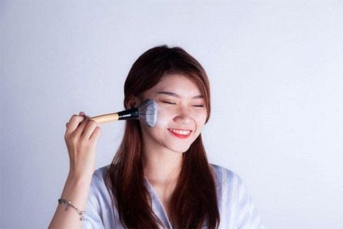 Although baby powder contains ingredients that help absorb oil...