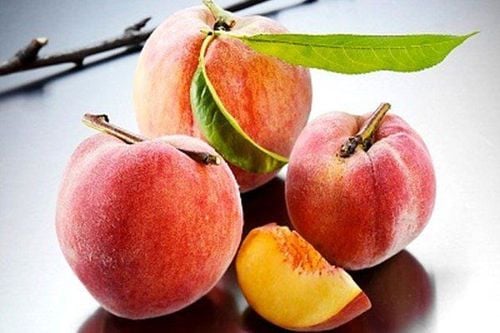 Peaches are the answer to the question of which fruits cause acne the more you eat
