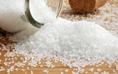Pregnant women should not use moisturizers containing Aluminum chloride hexahydrate
