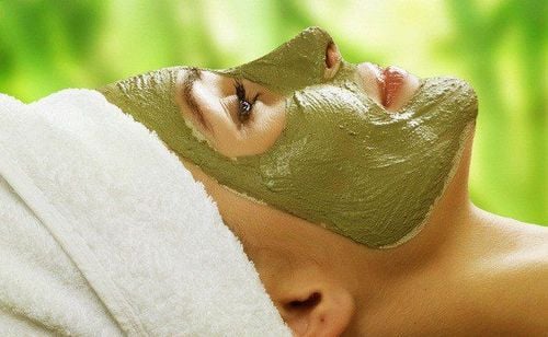 Applying a Coconut Oil and Matcha Green Tea Powder Mask