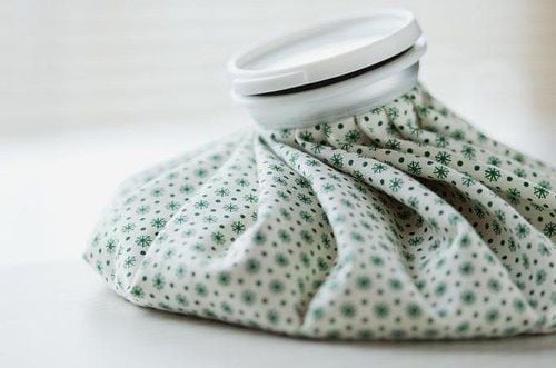 Cold compresses are one of the methods to overcome subcutaneous hemorrhage.
