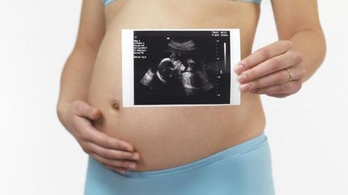 Siêu âm thai thấy bất thường ở tim có nguy hiểm không?