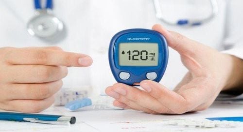 Bệnh nhân đái tháo đường nên tăng cường kiểm soát chuyển hóa đường huyết để phòng ngừa