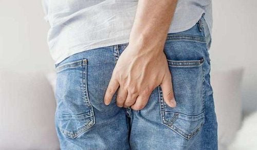 Wet wipes are the best choice for a thorough and gentle clean after a bowel movement