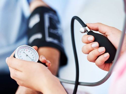 Làm thế nào để kiểm soát tình trạng tăng huyết áp?