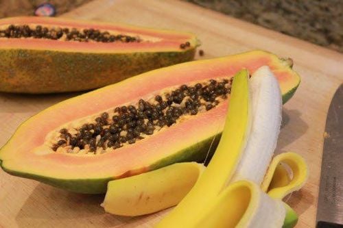 For snacks, 15-month-old children should eat fruits such as bananas, papaya…