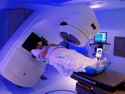 
Hóa trị, xạ trị thường được áp dụng với những trường hợp không thể phẫu thuật.
