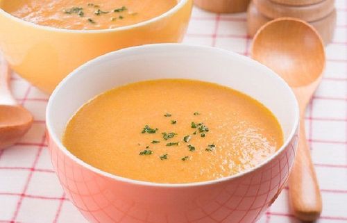 Weaning foods for a 6-month-old baby to gain weight should be prepared in a liquid form