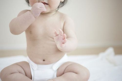 Parents need to recognize some signs of constipation in babies starting solid foods.