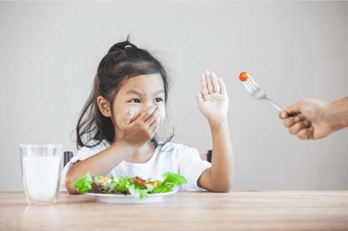 Children refusing to eat vegetables makes parents worried