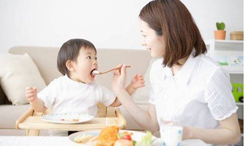 Nhấn vào ảnh để phóng to
Cha mẹ có thể lựa chọn món ăn trẻ yêu thích giúp con ăn ngon hơn