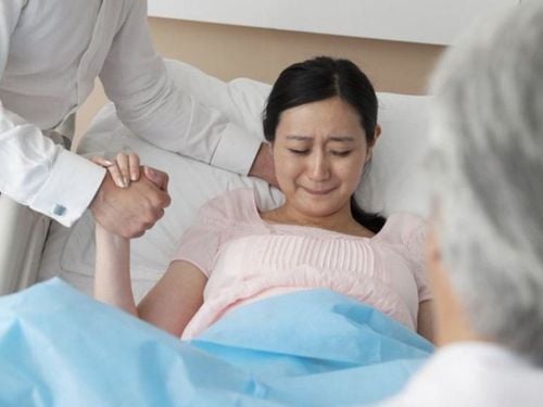 Pregnant women should consider methods to make vaginal birth easier.
