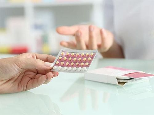 Phụ nữ ngoài 40 tuổi có uống được thuốc tránh thai không cần hỏi ý kiến bác sĩ chuyên khoa